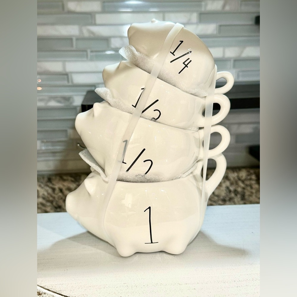 Rae Dunn Farmhouse Pig Measuring Cup Set - NEW